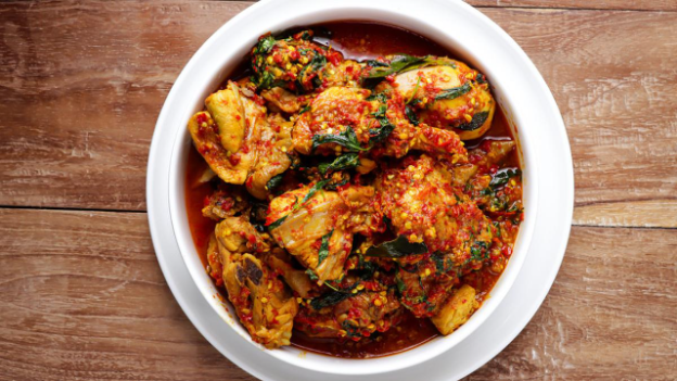 Menikmati Pedasnya Ayam Rica-Rica, Kuliner Khas Sulawesi Utara